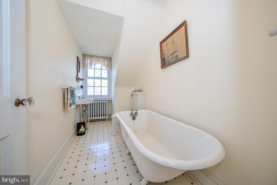 19 Forest Road Wayne, PA 19087 - Photo 36 of 44