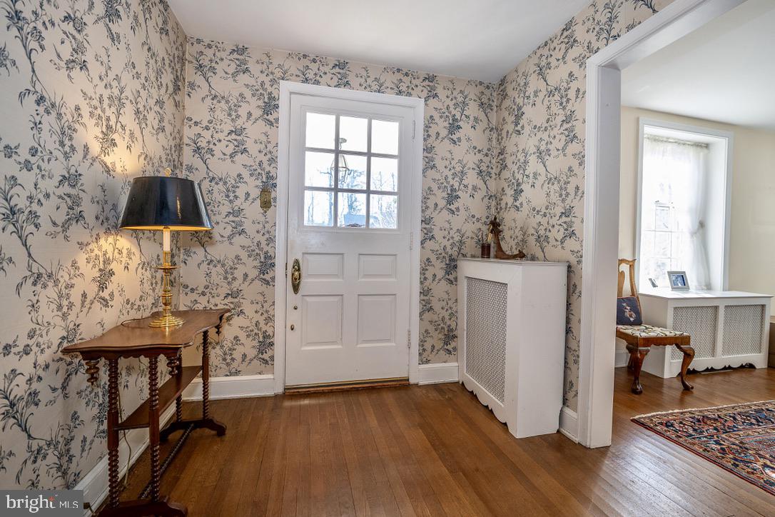 19 Forest Road Wayne, PA 19087 - Photo 4 of 44