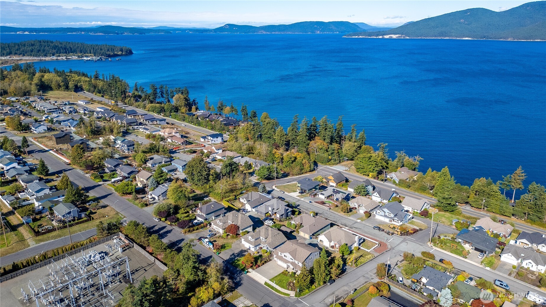 3502 West 3rd Street Anacortes, WA 98221 - Photo 3 of 40