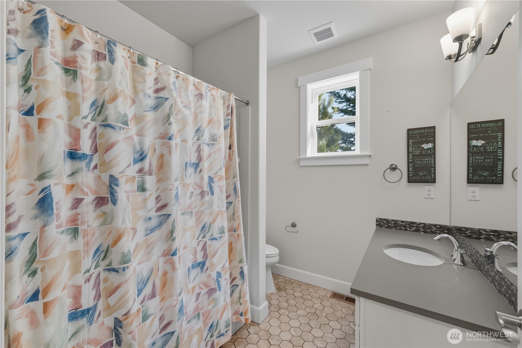 3502 West 3rd Street Anacortes, WA 98221 - Photo 9 of 40