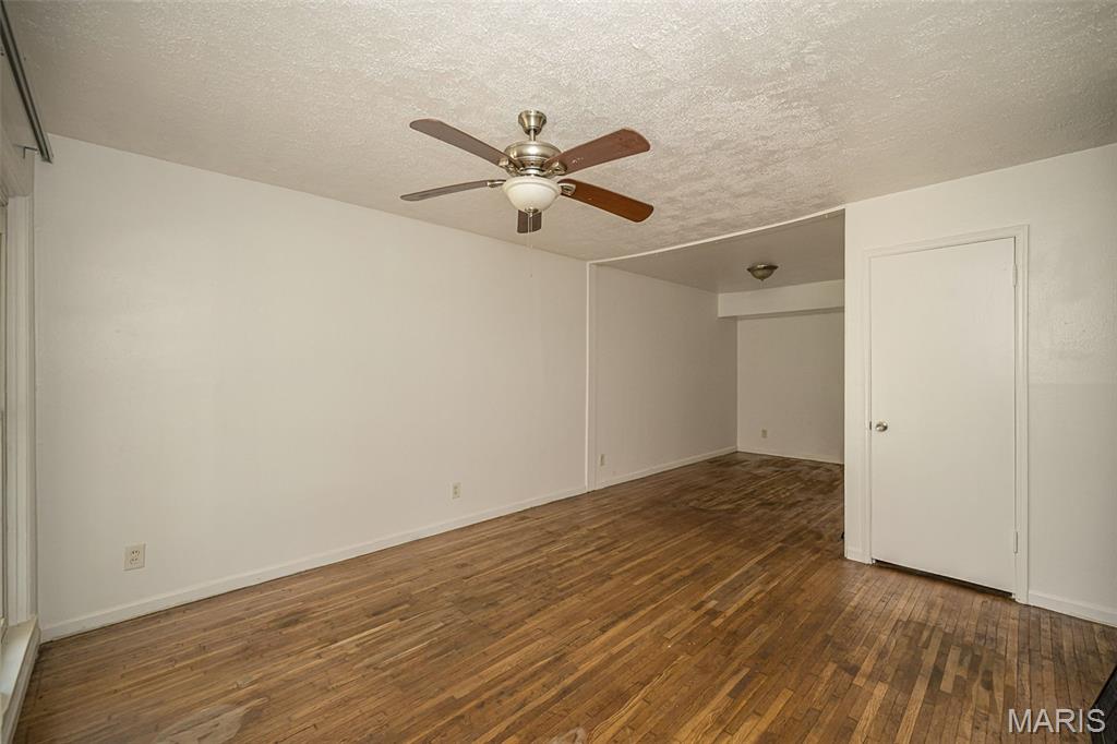 207 Midlothian Road St. Louis, MO 63137 - Photo 5 of 32