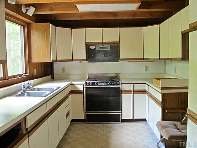 2436 Trinity Farms Road Raleigh, NC 27607 - Photo 9 of 19 Photo 9