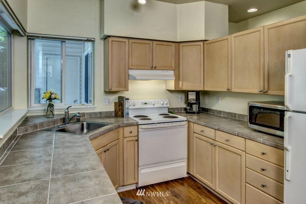 3924 243rd Place Southeast, Unit G201 Bothell, WA 98021 - Photo 8 of 21
