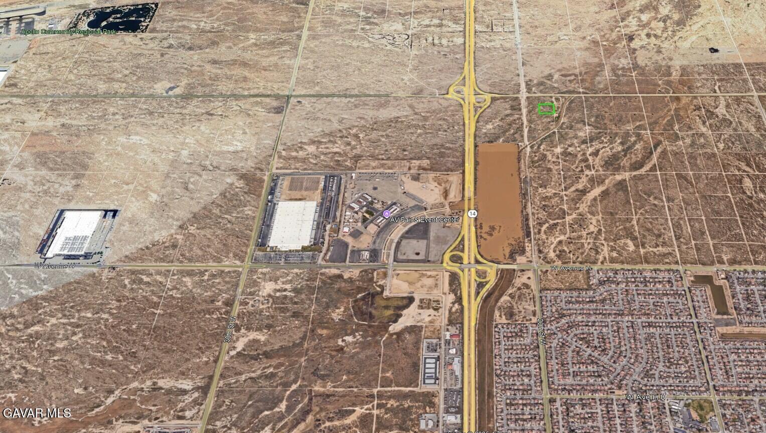 G2-20 G2-20 Stw Lancaster, CA 93534 - Photo 8 of 13 a bathroom with a shower