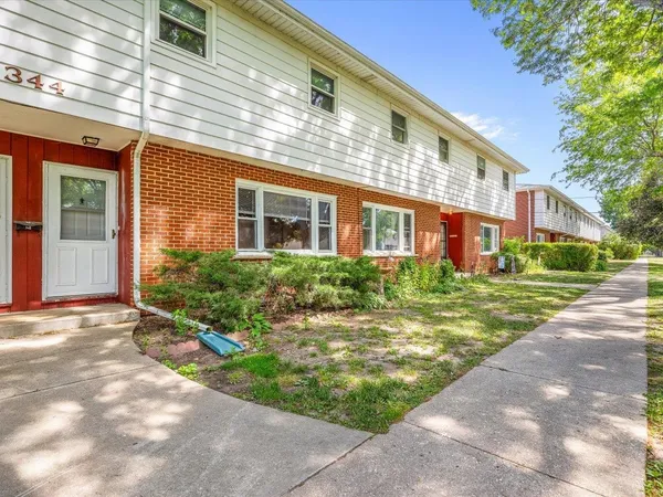 $134,900 | 344 Northway Park Road, Unit 4, Machesney Park, IL 61115