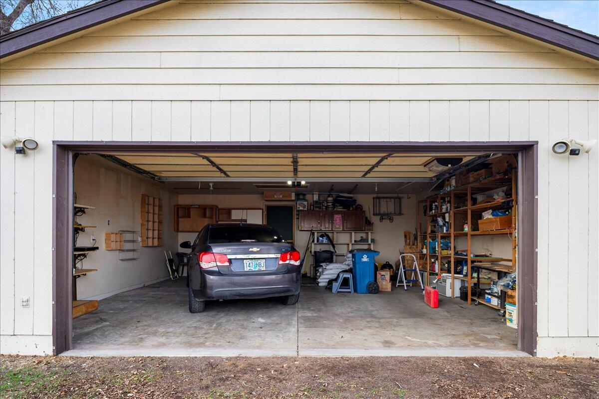 216 Southwest 3rd Street Redmond, OR 97756 - Photo 17 of 22 Large Garage