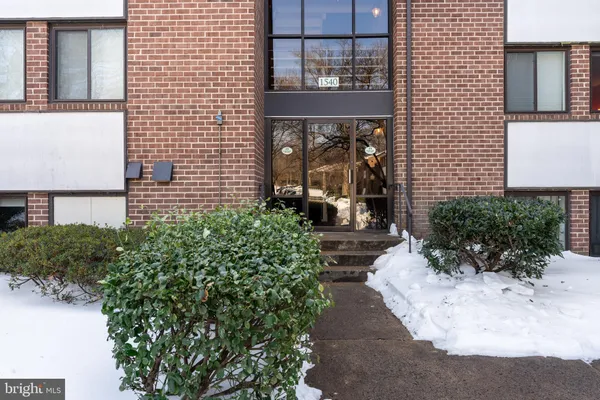 $318,000 | 1540 Northgate Square, Unit 21B, Reston, VA 20190