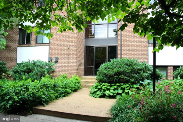 $318,000 | 1540 Northgate Square, Unit 21B, Reston, VA 20190