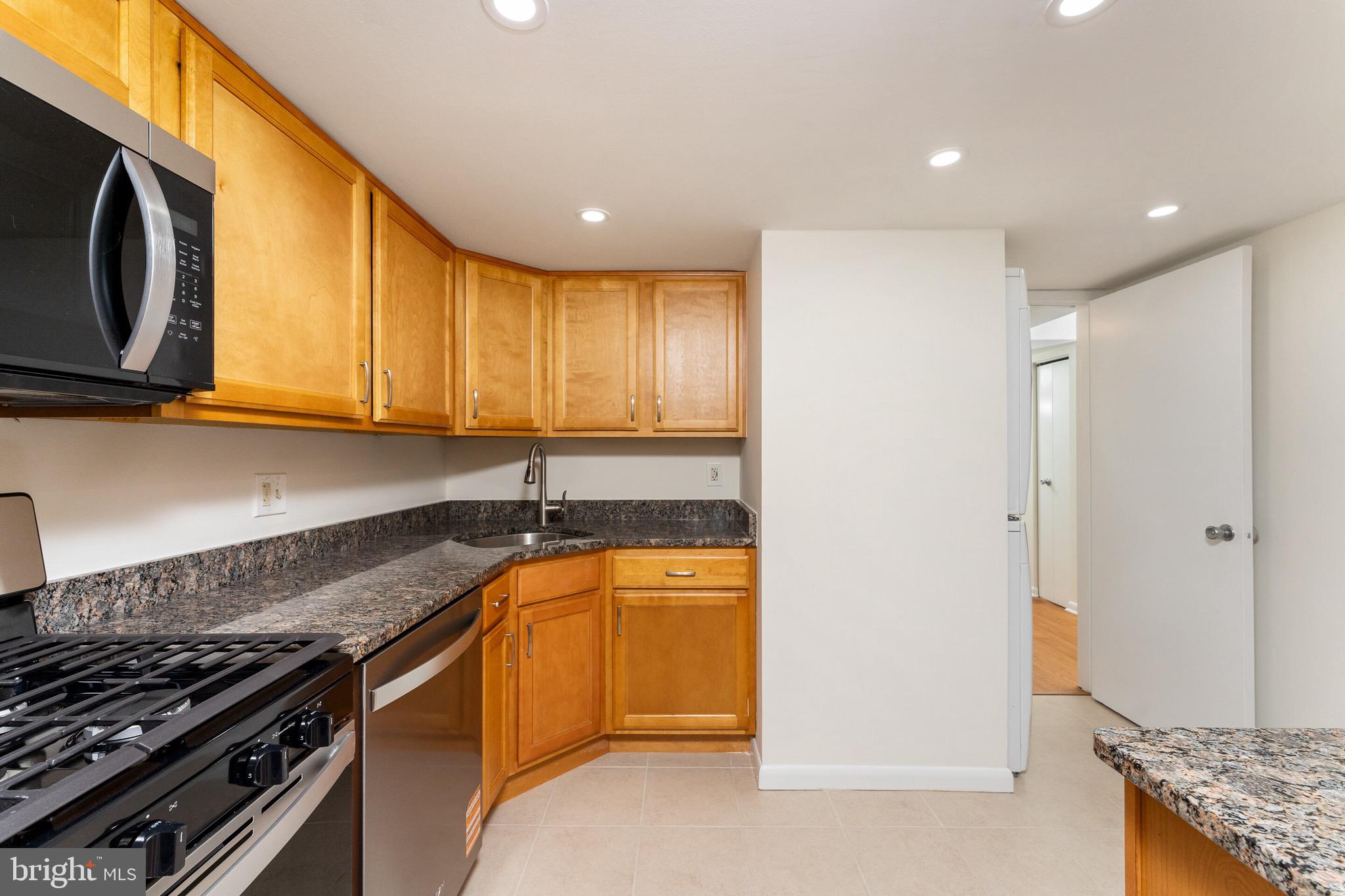 1540 Northgate Square, Unit 21B Reston, VA 20190 - Photo 4 of 49