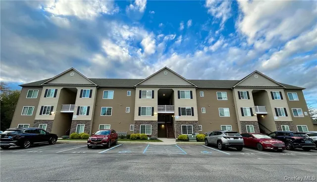 $2,000 | 44 High Street, Unit 134, Chester, NY 10918