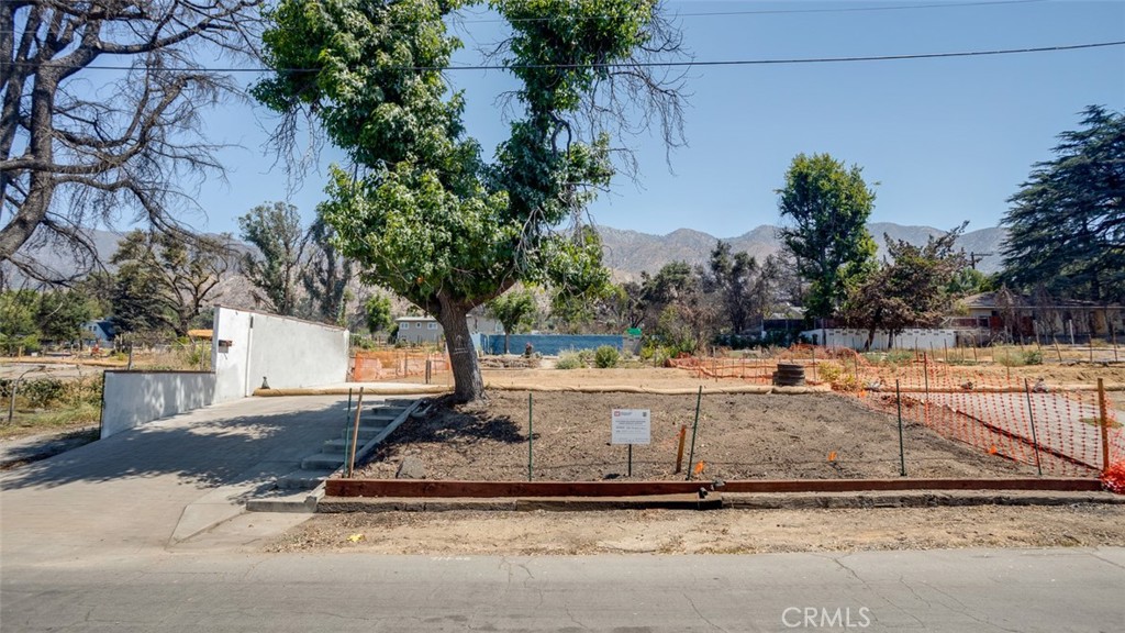 333 Marathon Road Altadena, CA 91001 - Photo 2 of 17 a view of a yard with trees