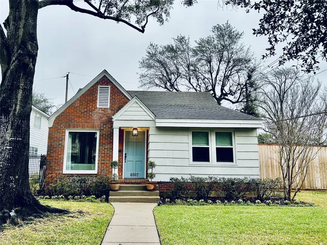 $1,025,000 | 4002 Milton Street, West University Place, TX 77005