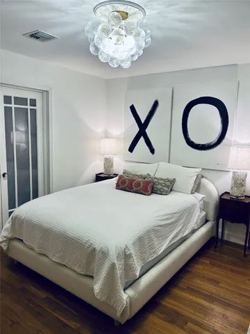 $1,025,000 | 4002 Milton Street, West University Place, TX 77005