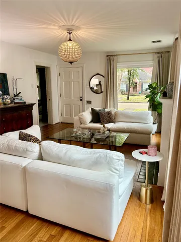 $1,025,000 | 4002 Milton Street, West University Place, TX 77005