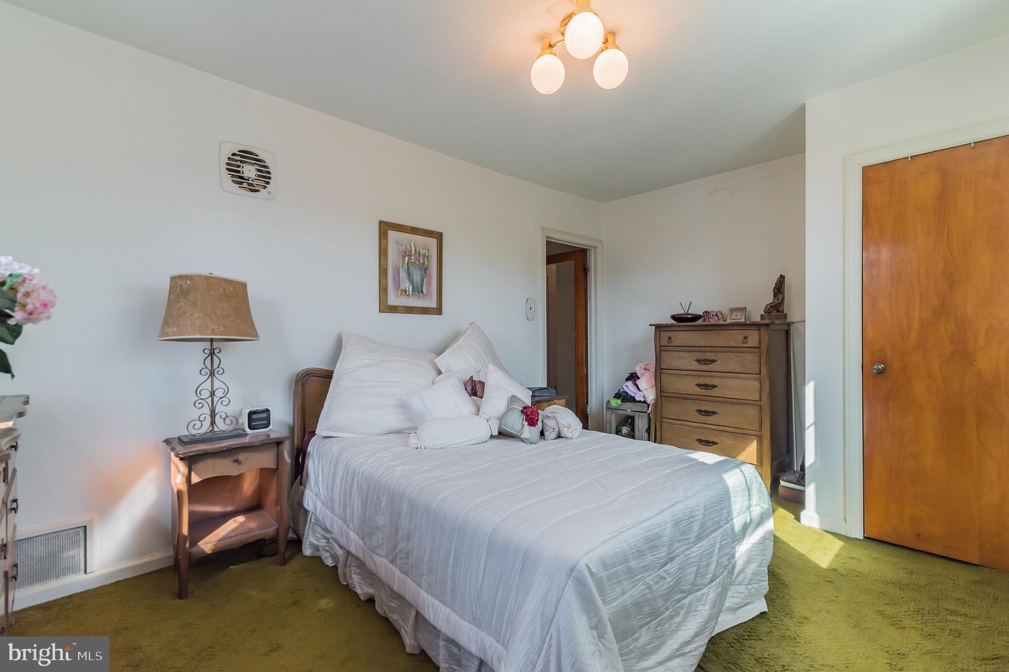 904 Roumfort Road Philadelphia, PA 19150 - Photo 16 of 27 Gallery Image 16
