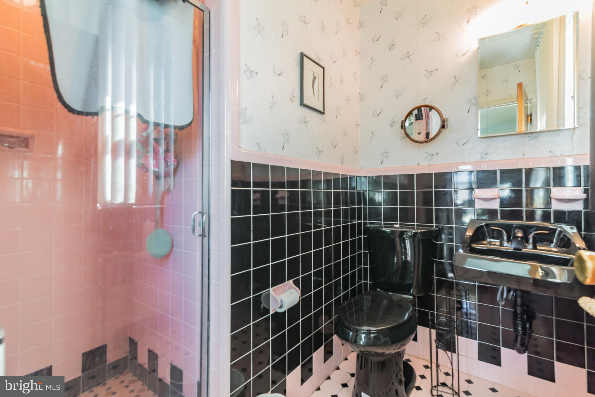 904 Roumfort Road Philadelphia, PA 19150 - Photo 21 of 27 Gallery Image 21