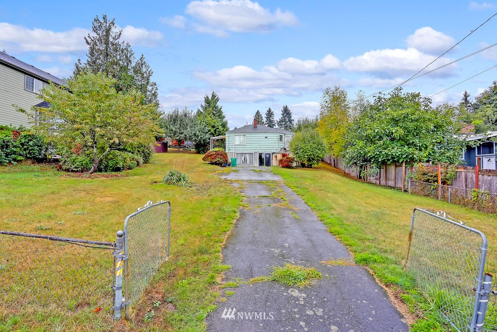 5347 South Ruggles Street Seattle, WA 98178 - Photo 1 of 24 Gallery Image 1