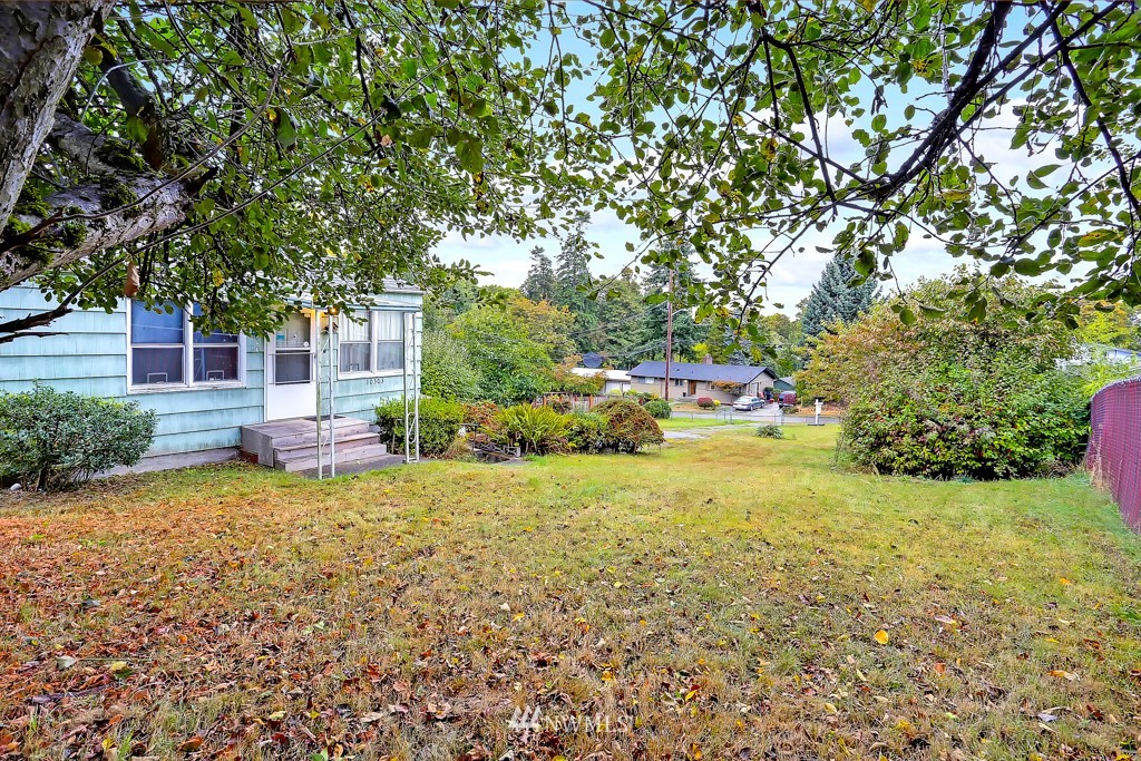5347 South Ruggles Street Seattle, WA 98178 - Photo 5 of 24 Gallery Image 5