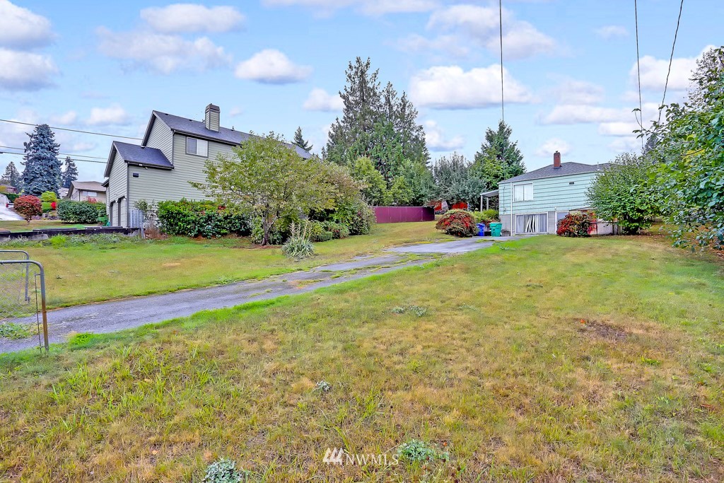 5347 South Ruggles Street Seattle, WA 98178 - Photo 6 of 24 Gallery Image 6