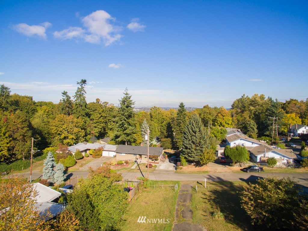 5347 South Ruggles Street Seattle, WA 98178 - Photo 8 of 24 Gallery Image 8