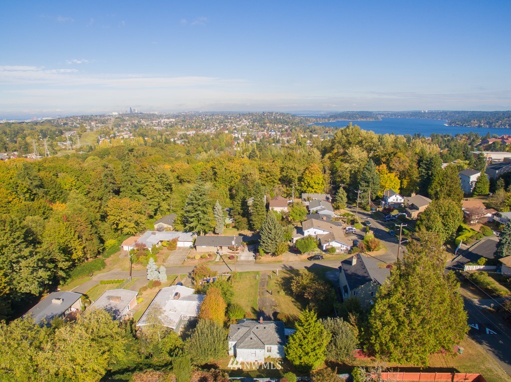 5347 South Ruggles Street Seattle, WA 98178 - Photo 9 of 24 Gallery Image 9