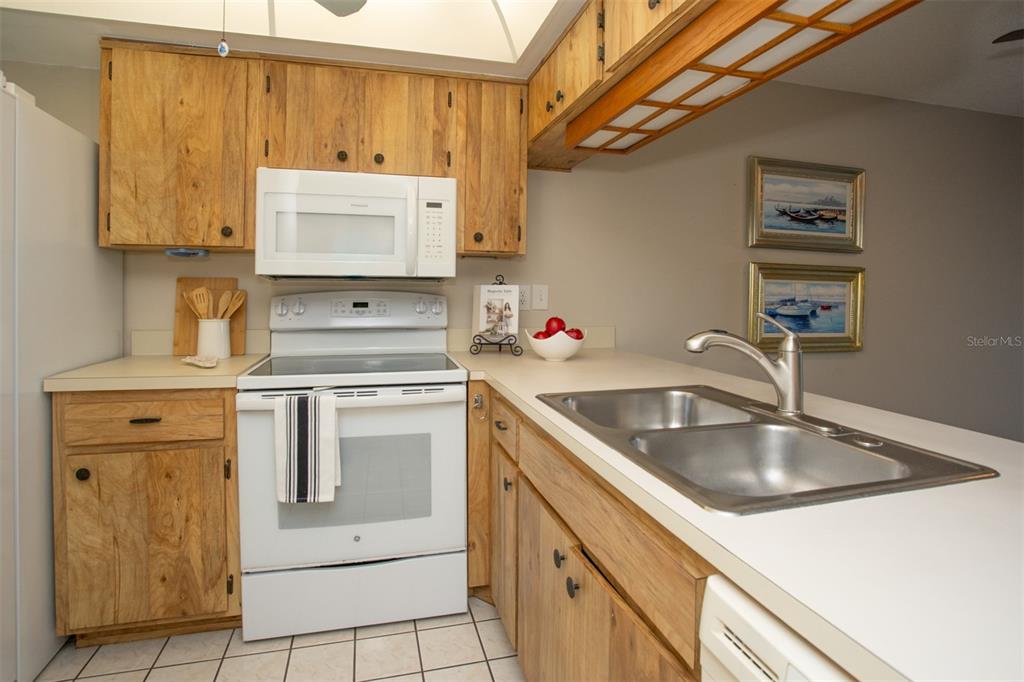9860 62nd Avenue North, Unit 1014 St. Petersburg, FL 33708 - Photo 24 of 68