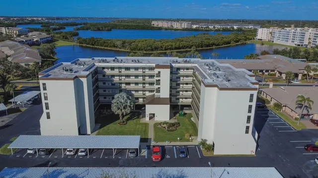 $199,900 | 9860 62nd Avenue North, Unit 1014, St. Petersburg, FL 33708