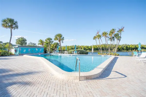 $199,900 | 9860 62nd Avenue North, Unit 1014, St. Petersburg, FL 33708