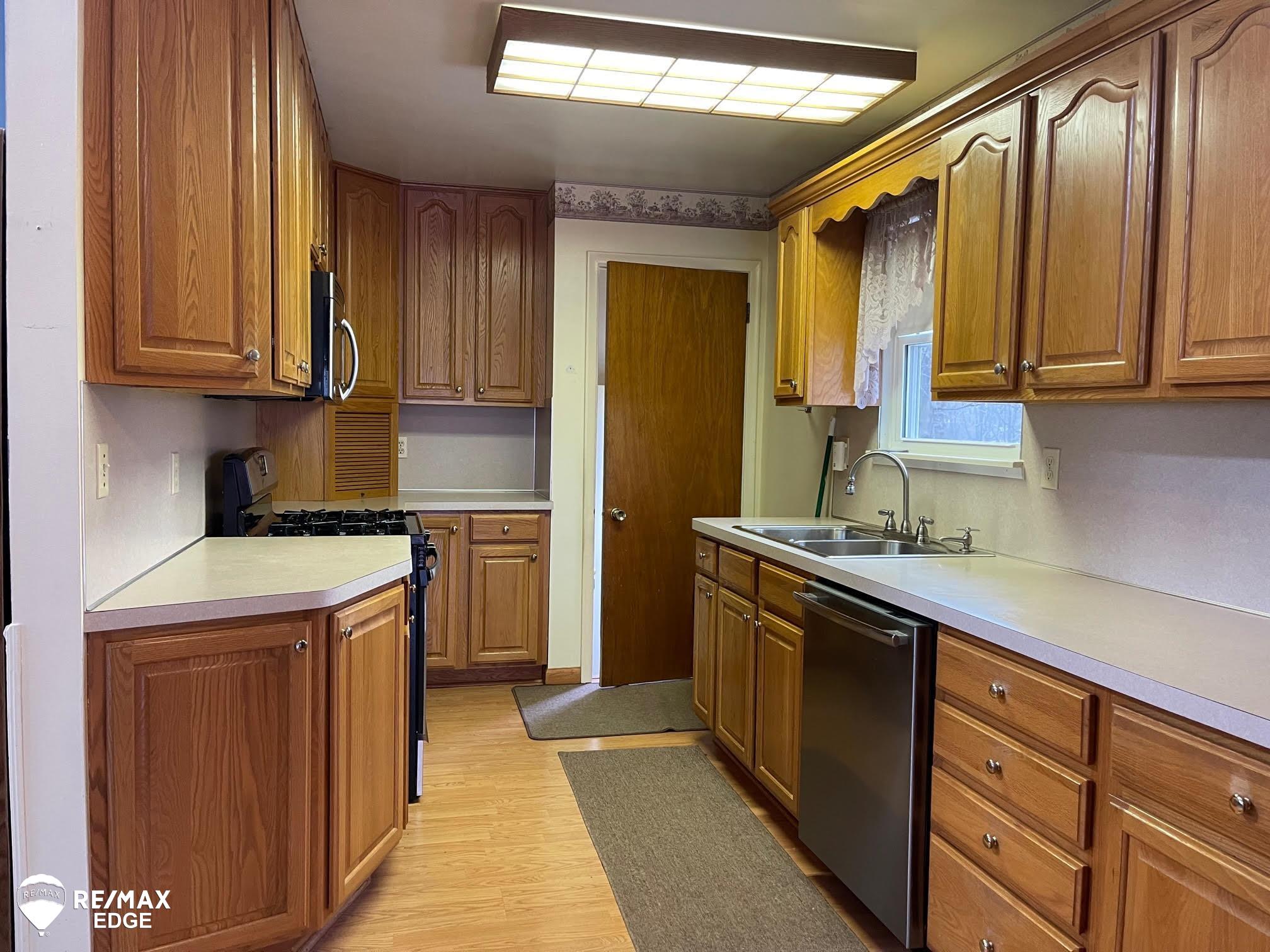 3143 East Frances Road Clio, MI 48420 - Photo 10 of 30 50099504-9.JPG