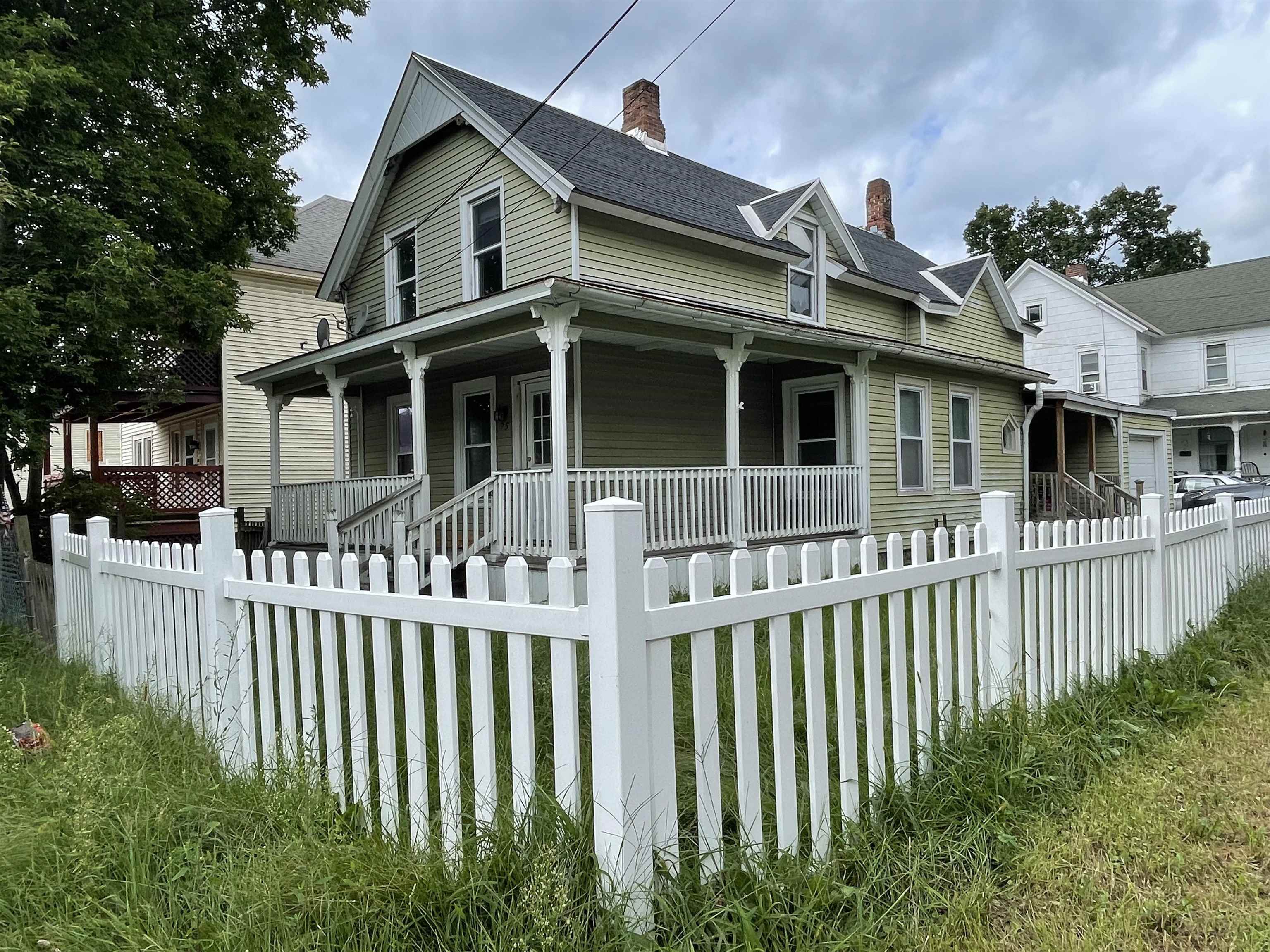 35 Williams Street Rutland, VT 05701 - Photo 2 of 19