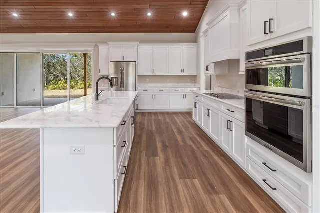 $650,000 | 2911 Sand Pine Trail, Frostproof, FL 33843