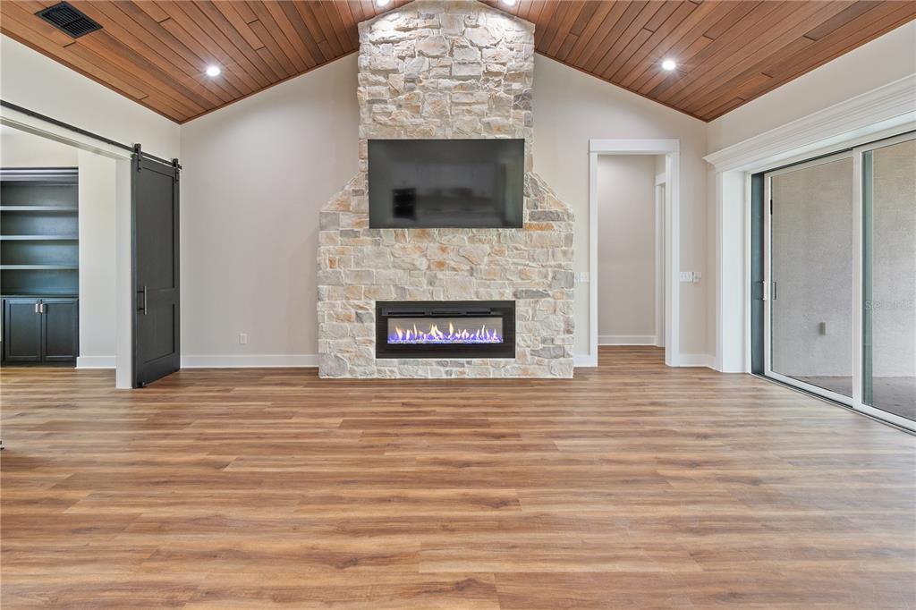 2911 Sand Pine Trail Frostproof, FL 33843 - Photo 9 of 37