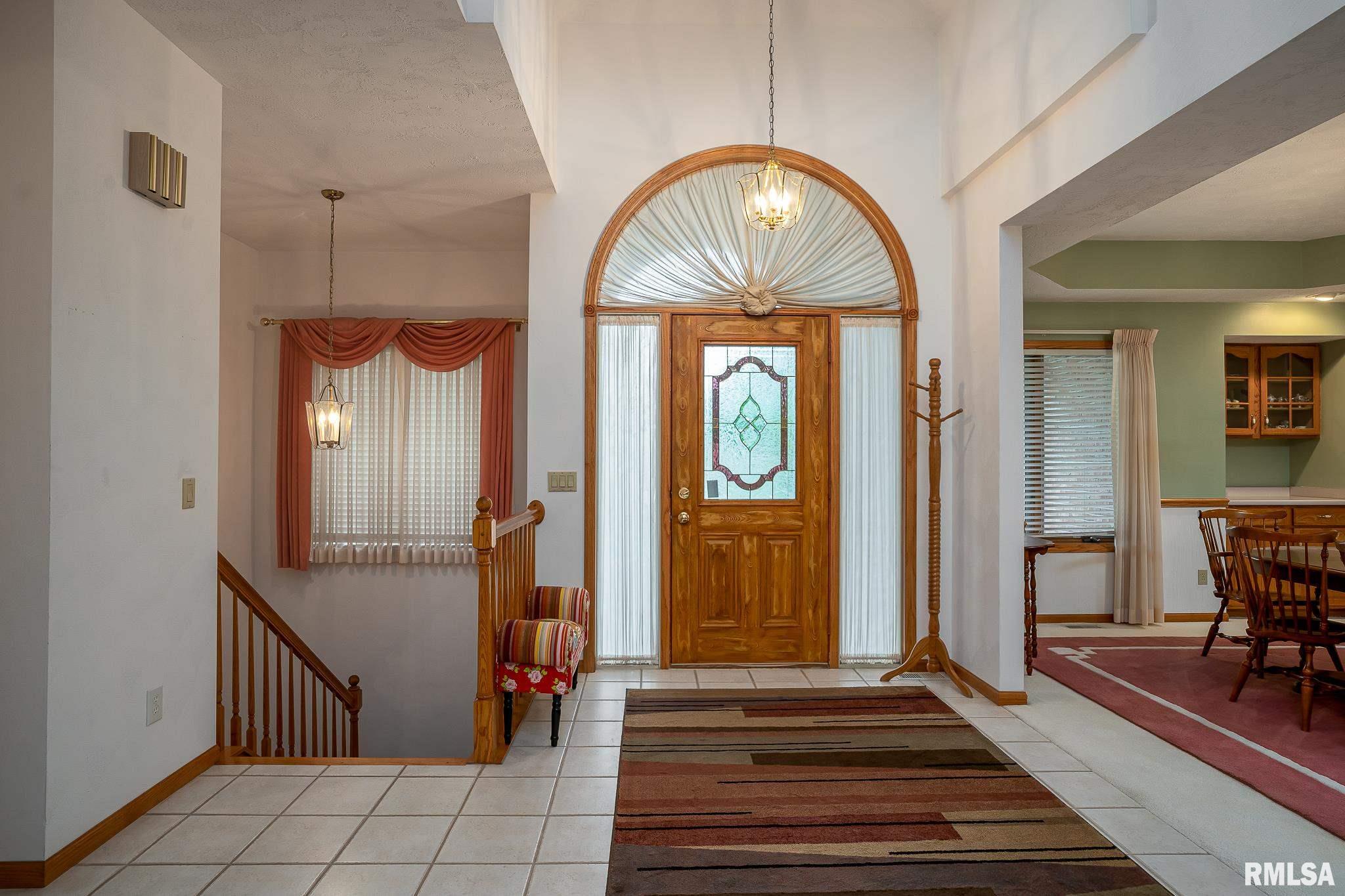 4419 Fairhaven Road Davenport, IA 52807 - Photo 4 of 29 Gallery Image 4