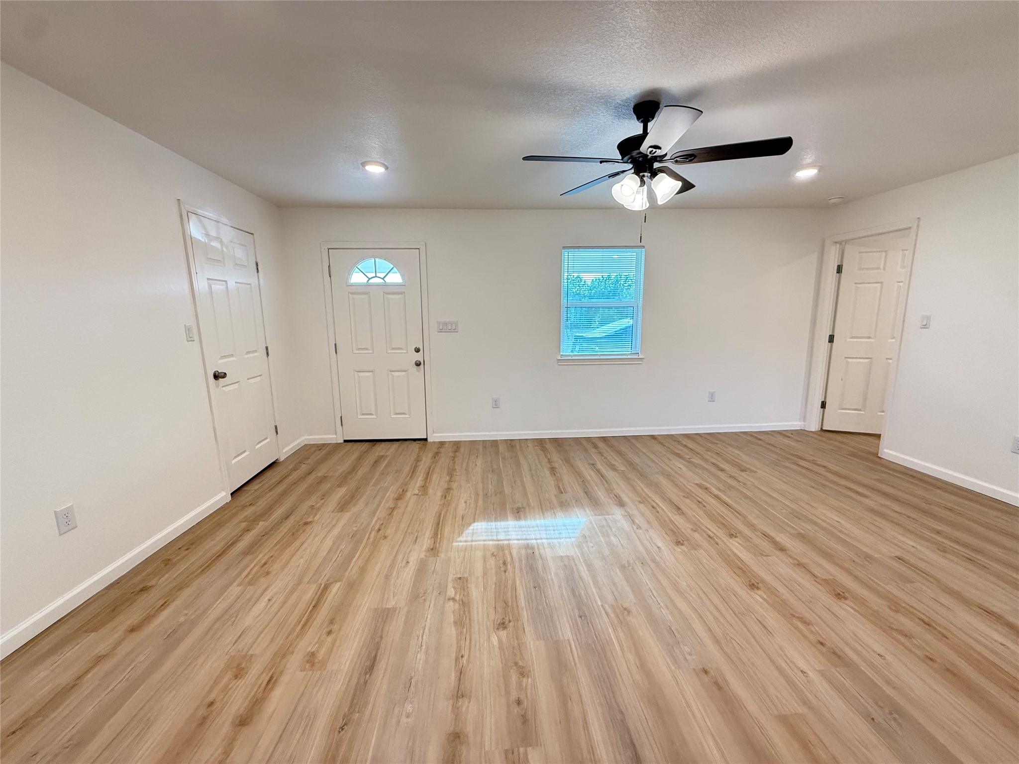 800 Old Thorndale Road Taylor, TX 76574 - Photo 7 of 20