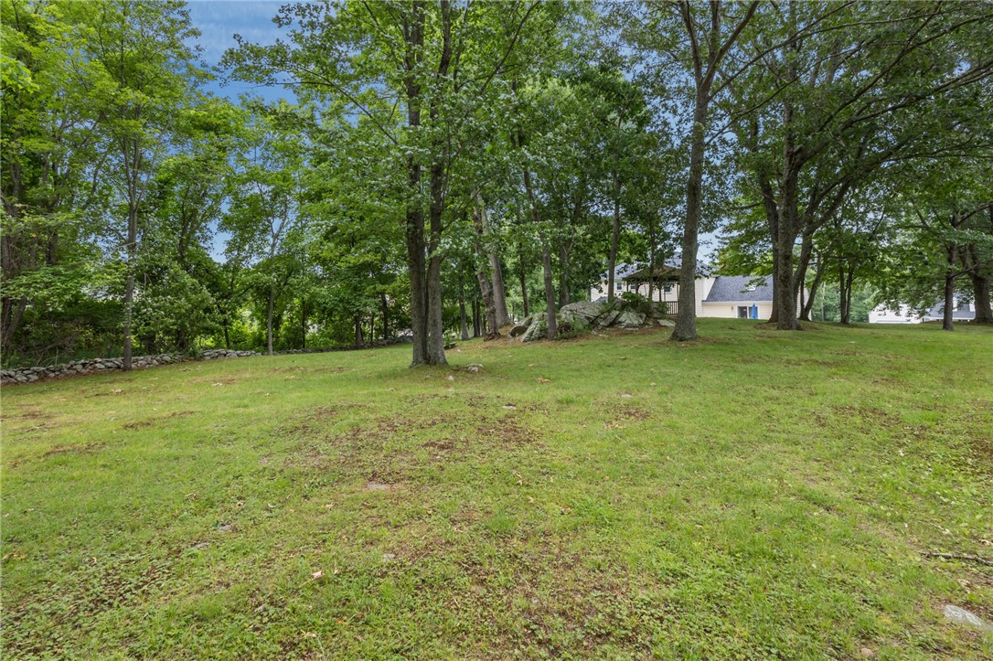 157 Tara Lane Woonsocket, RI 02895 - Photo 27 of 33