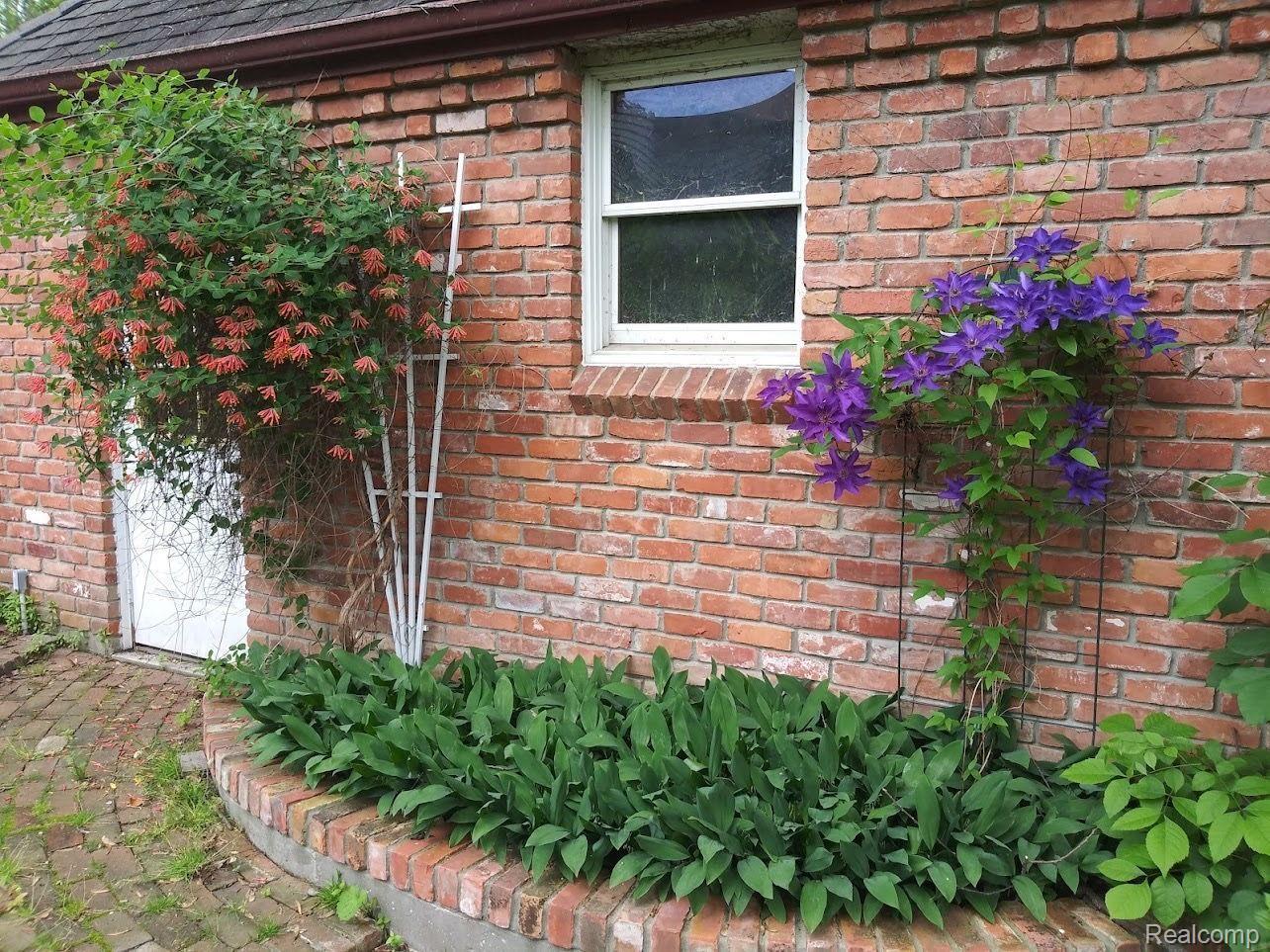 1747 Severn Road Grosse Pointe, MI 48236 - Photo 5 of 55 Gallery Image 5