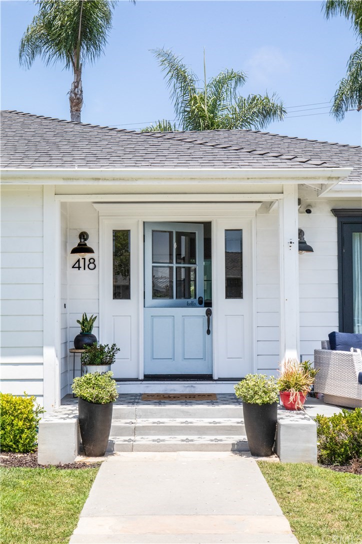 418 Broadway Costa Mesa, CA 92627 - Photo 26 of 27 a view of a entryway front of house