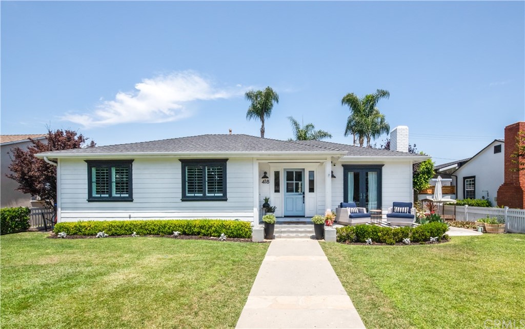 418 Broadway Costa Mesa, CA 92627 - Photo 27 of 27 a front view of house with yard and green space