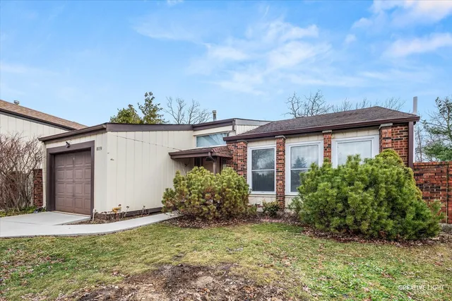 $2,800 | 8119 Oriole Drive, Darien, IL 60561