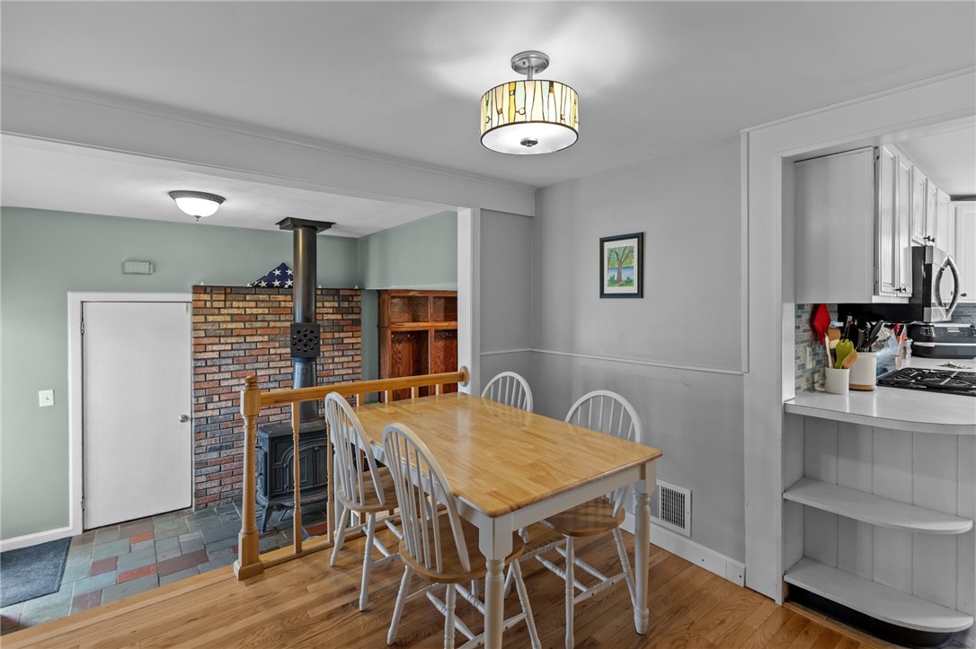 82 Vera Street Warwick, RI 02886 - Photo 11 of 41