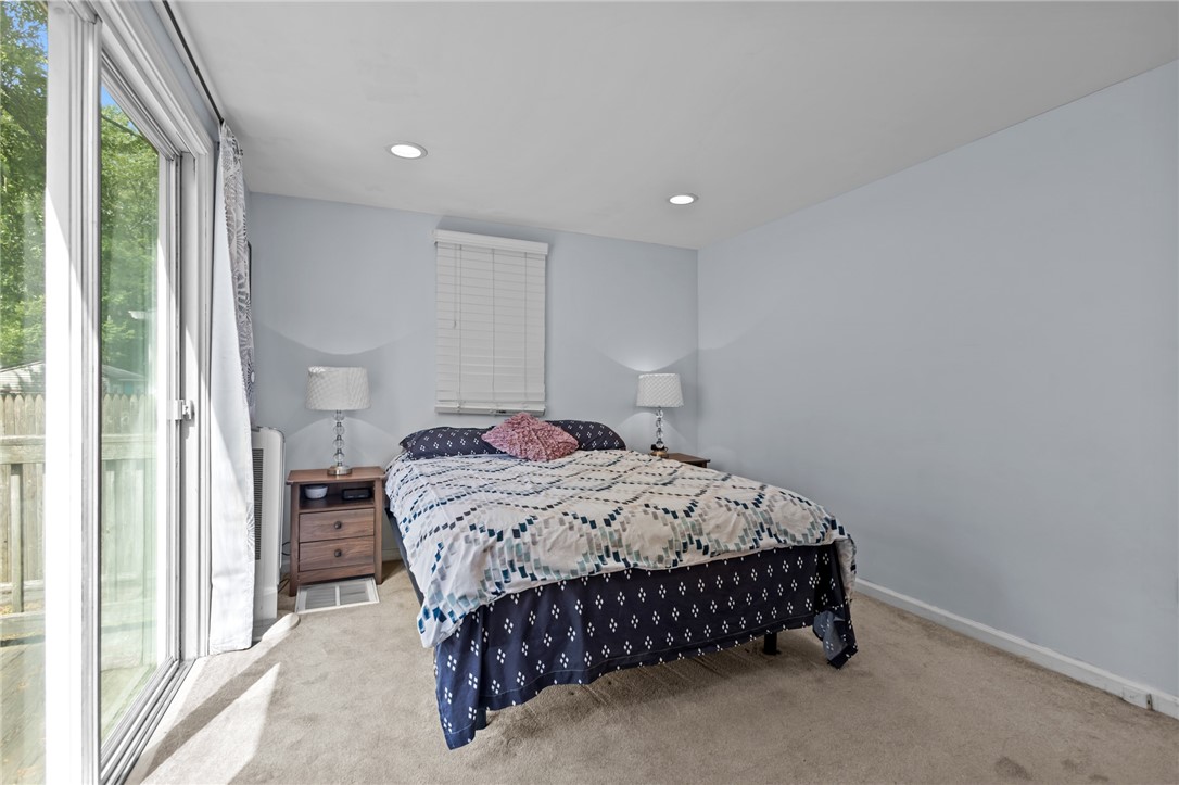 82 Vera Street Warwick, RI 02886 - Photo 17 of 41