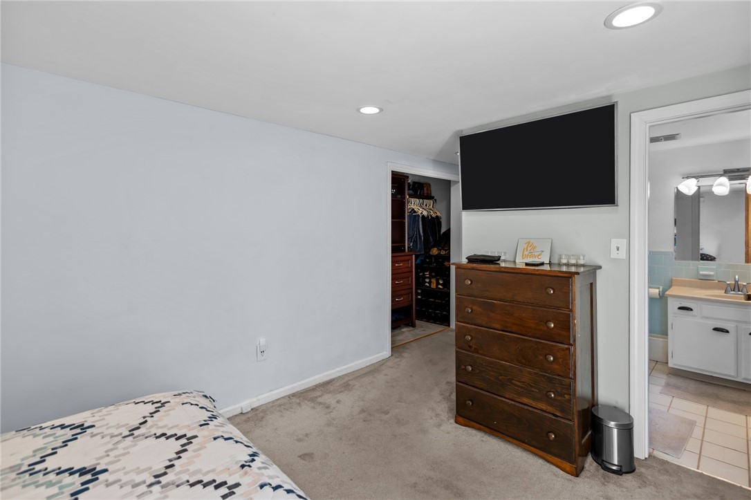 82 Vera Street Warwick, RI 02886 - Photo 19 of 41