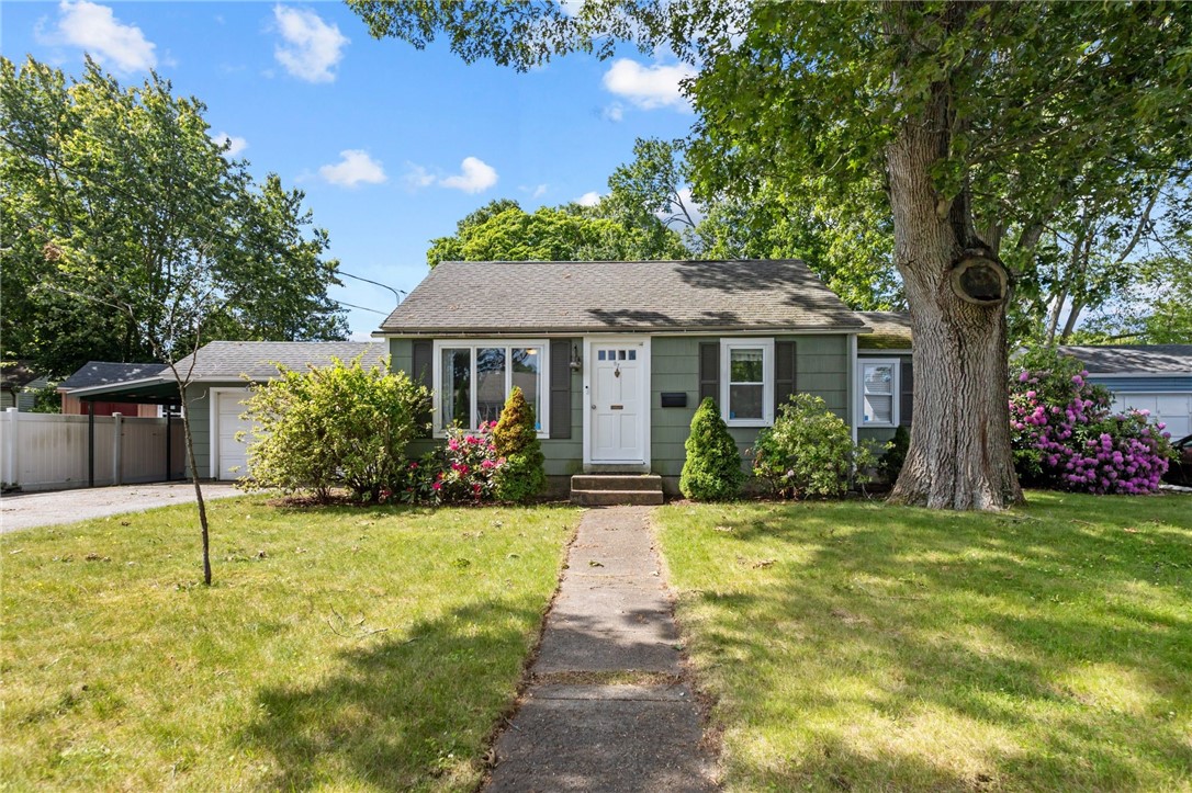 82 Vera Street Warwick, RI 02886 - Photo 2 of 41