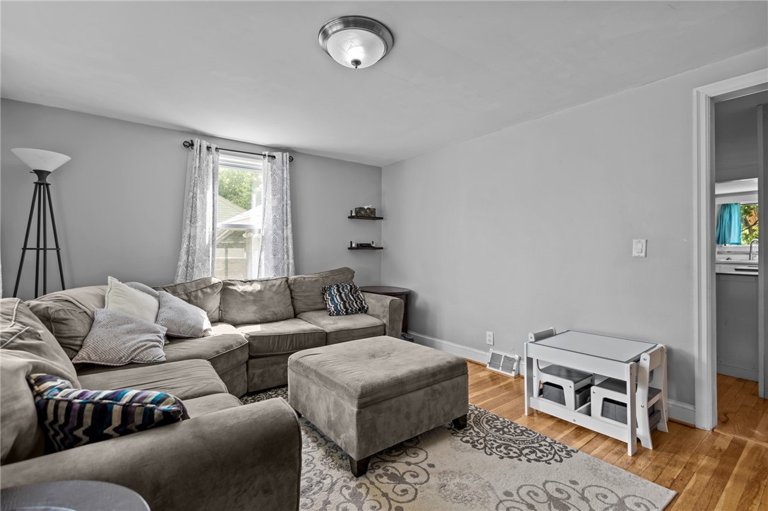 82 Vera Street Warwick, RI 02886 - Photo 10 of 41