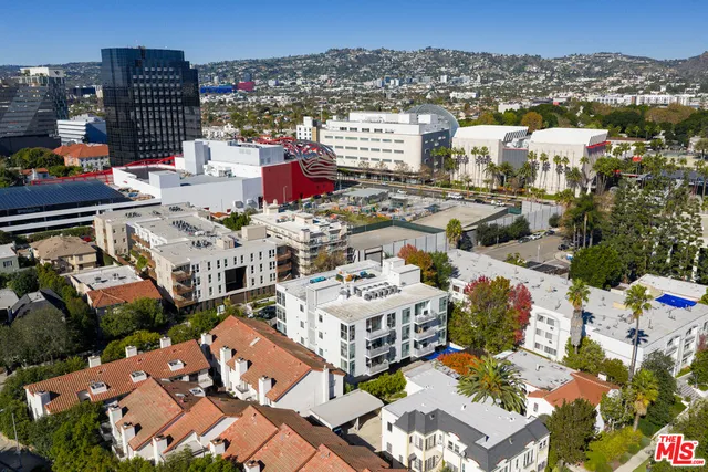 a picture of city view