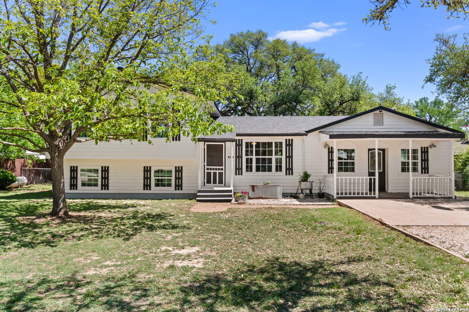 904 Country Road Blanco, TX 78606 - Photo 2 of 43