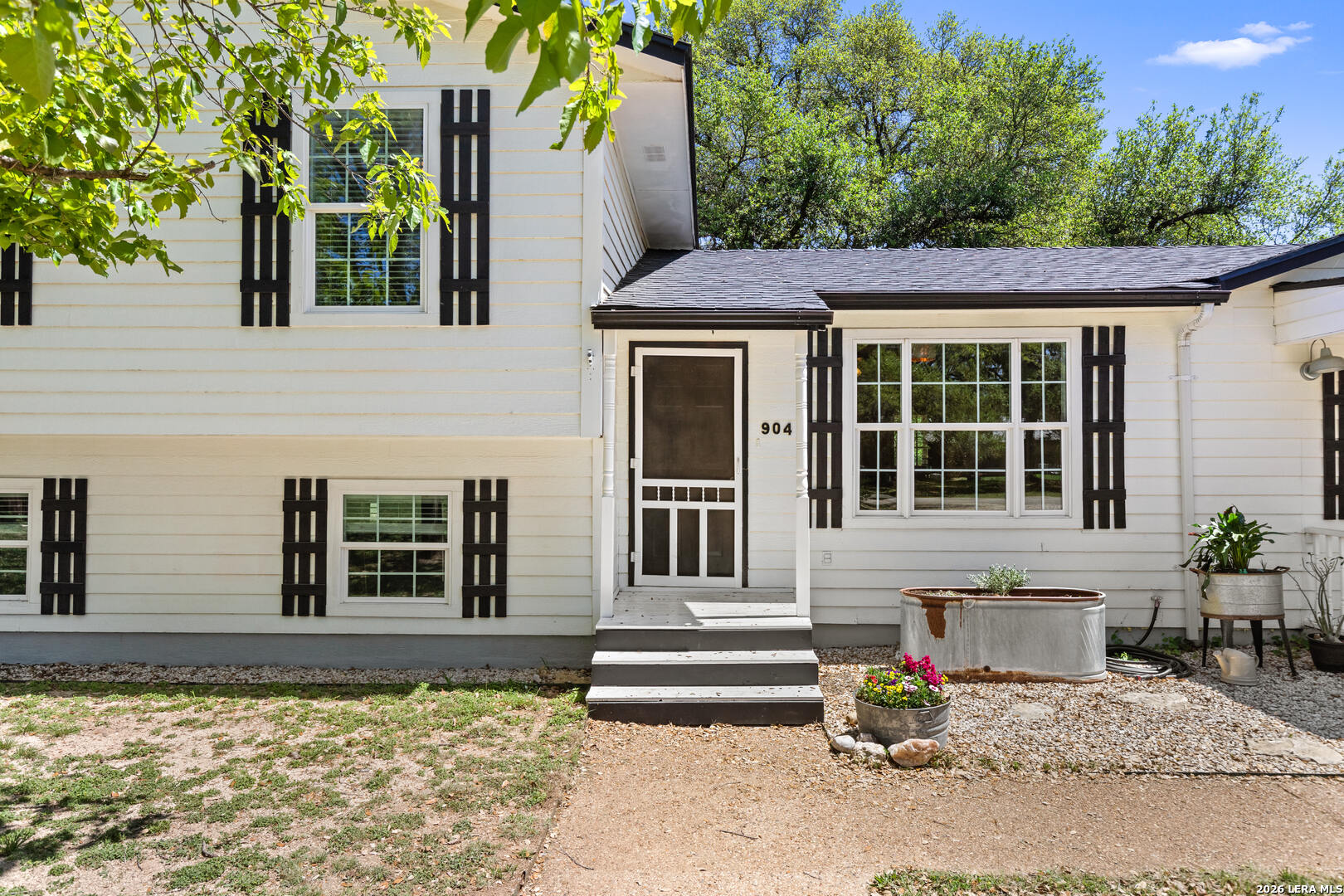 904 Country Road Blanco, TX 78606 - Photo 5 of 43