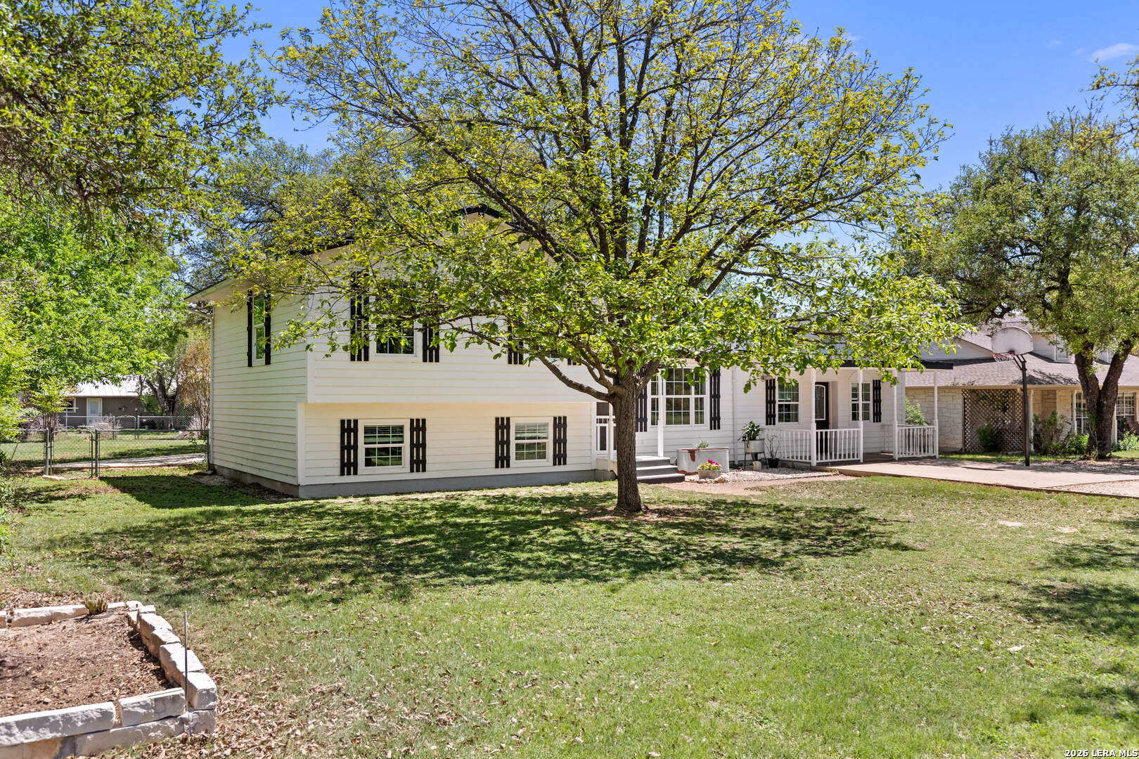 904 Country Road Blanco, TX 78606 - Photo 6 of 43