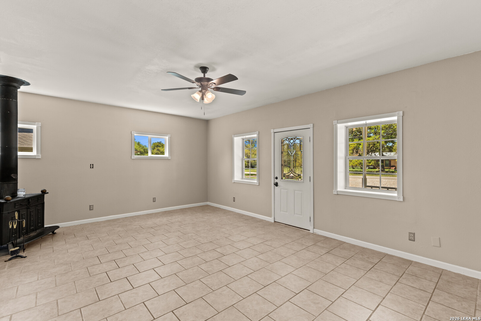 904 Country Road Blanco, TX 78606 - Photo 10 of 43