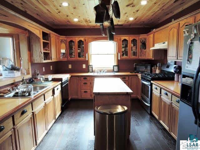 24045 Meliska Road Ashland, WI 54806 - Photo 7 of 25 Huge kitchen